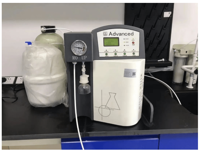 海北州食品藥品檢驗所Advanced超純水機維護完畢，艾柯專業(yè)售后服務打造品質(zhì)！插圖2